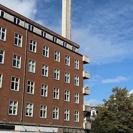 In The Heart Of The Center Daire